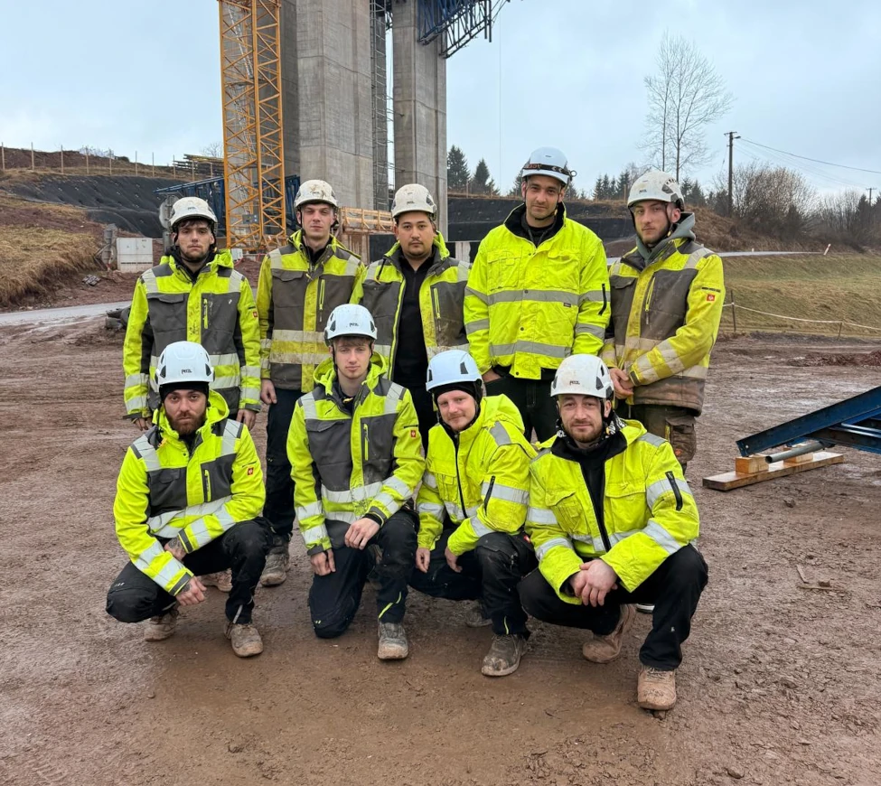 Tým FlexMax na stavbě